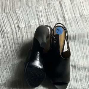 Naturalizer gray  Peep-Toe Heels